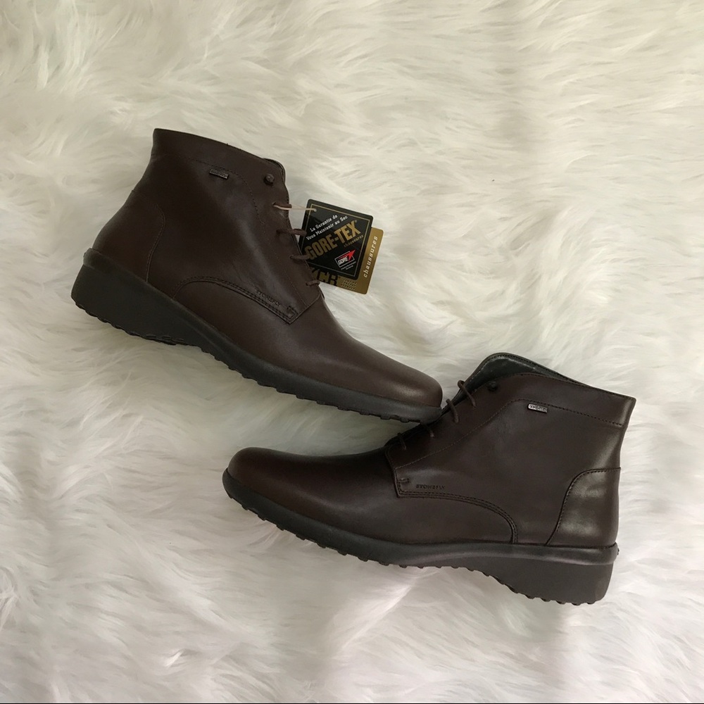 NWB STONEFLY LACE UP BOOTS